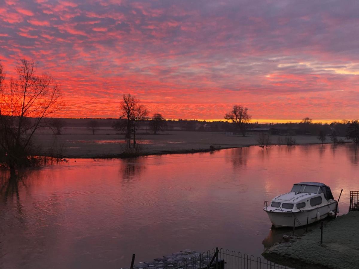 Thames Edge Rooms วอลลิงฟอร์ด ภายนอก รูปภาพ