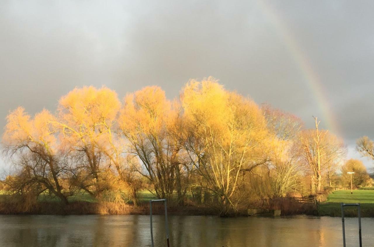Thames Edge Rooms วอลลิงฟอร์ด ภายนอก รูปภาพ